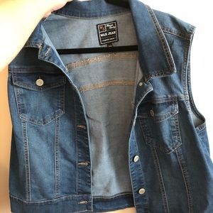 Wax jean sleeveless jacket